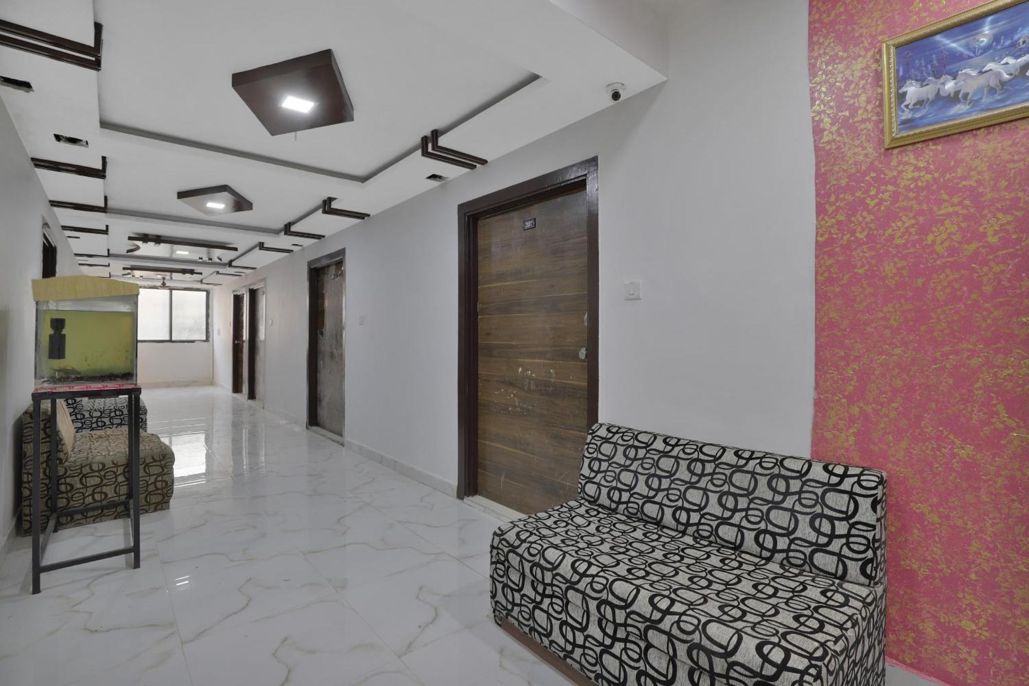 Hotel O Rudra Palace Ahmedabad Exterior photo