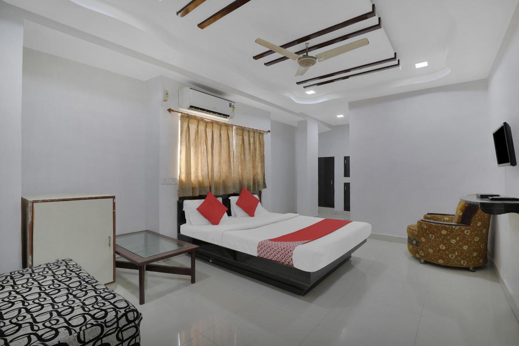 Hotel O Rudra Palace Ahmedabad Exterior photo