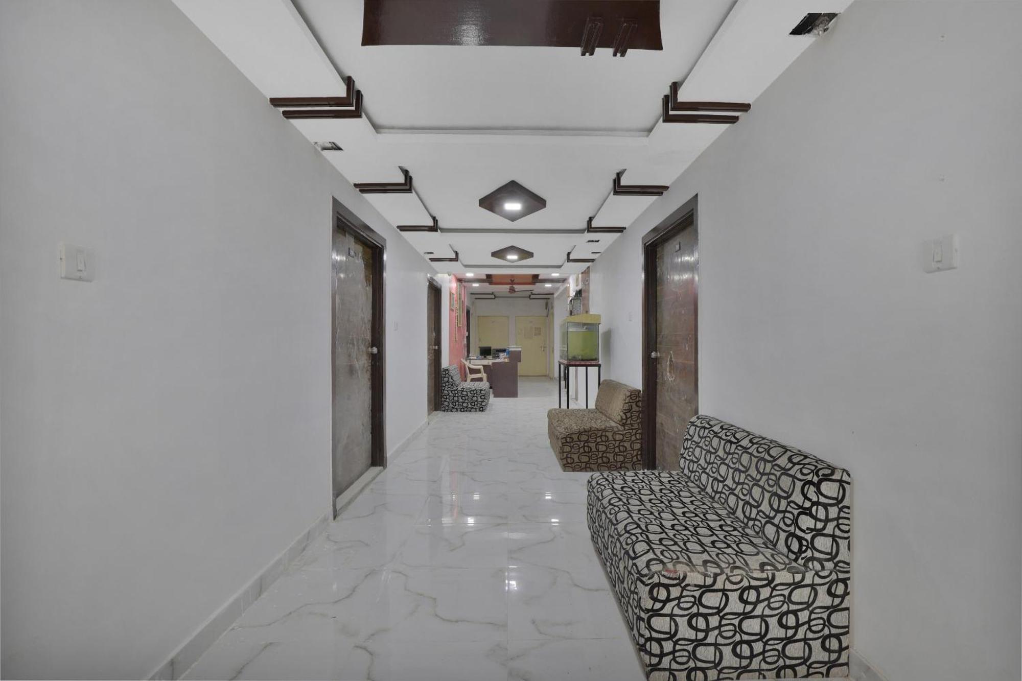 Hotel O Rudra Palace Ahmedabad Exterior photo